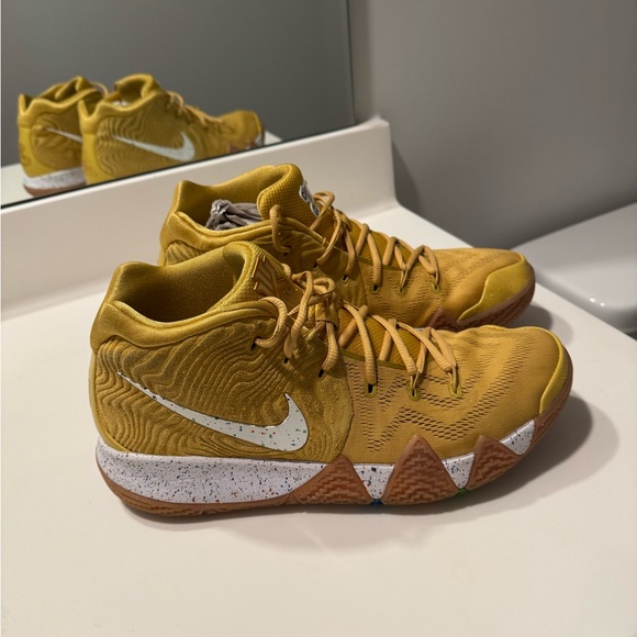 Kyrie 4 CTC (Cinnamon Toast Crunch) Shoes - Picture 2 of 9